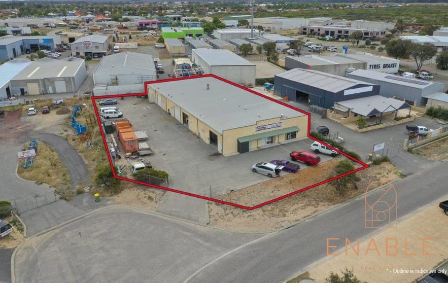 Click to view all images 1 & 2/13 Helmshore Way Port Kennedy WA 6172 - Image 3