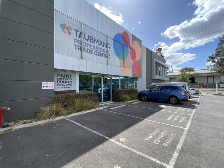 Click to view all images Unit 2, 610 Lorimer Street Port Melbourne VIC 3207 - Image 1