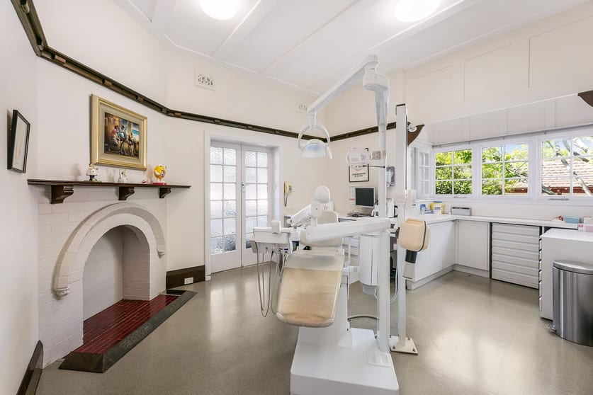 Click to view all images 11 McIntosh Street Gordon NSW 2072 - Image 3