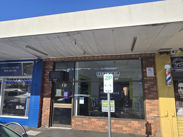Click to view all images 19 Ian Street Noble Park VIC 3174 - Image 1