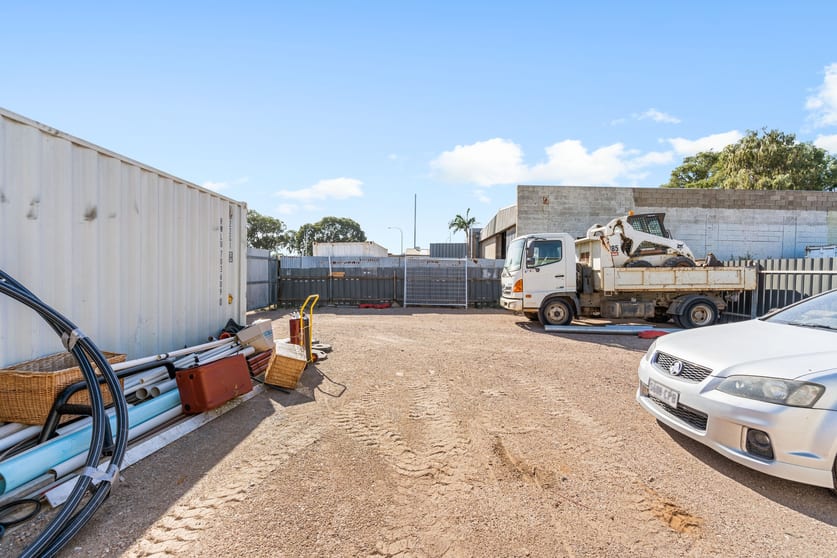 Click to view all images 58 Cormack Road Wingfield SA 5013 - Image 2