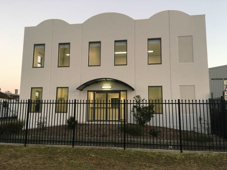 Click to view all images 1-2/9 Carmichael St Raymond Terrace NSW 2324 - Image 2