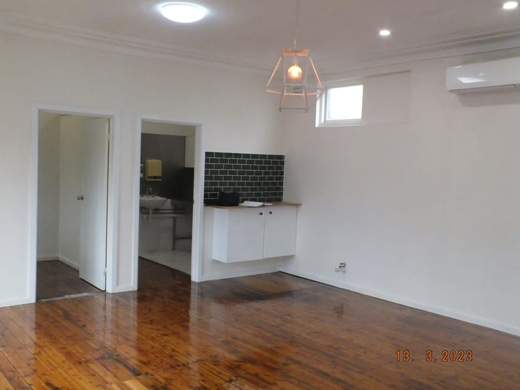 Click to view all images 2 Mt Ettalong Road Umina Beach NSW 2257 - Image 3