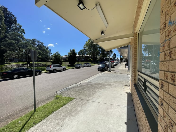 Click to view all images 1&2/48 Newcastle St Morisset NSW 2264 - Image 4
