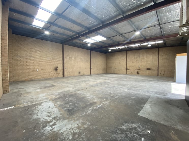 Click to view all images 3/1 Christian Court Bayswater WA 6053 - Image 3