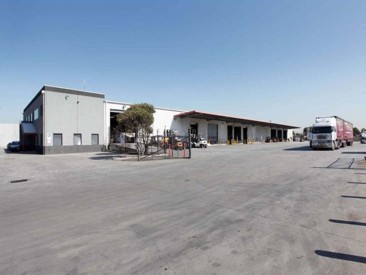Click to view all images 38-40 Vella Drive Sunshine VIC 3020 - Image 2