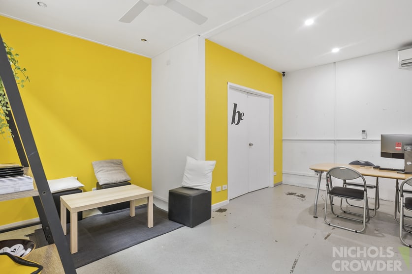 Click to view all images 2/49 Mornington-Tyabb Road Mornington VIC 3931 - Image 3