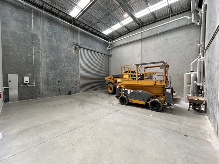 Click to view all images 52-56 Douro Street North Geelong VIC 3215 - Image 2