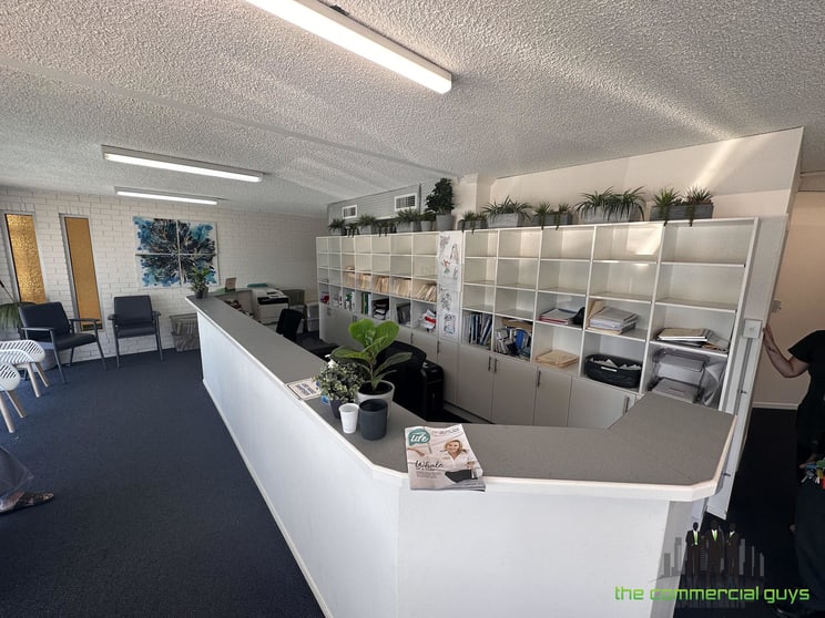 Click to view all images 1&2/137 Sutton St Redcliffe QLD 4020 - Image 2