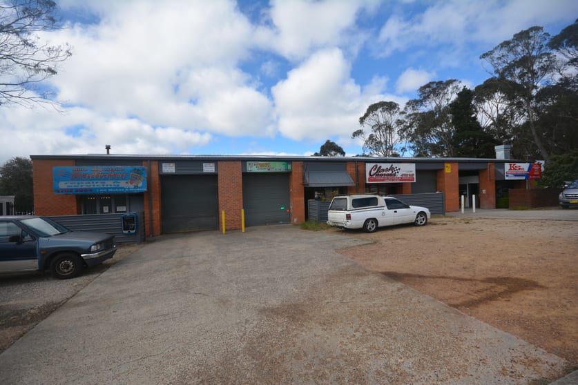 Click to view all images 2/23-37 Barton Street Katoomba NSW 2780 - Image 1