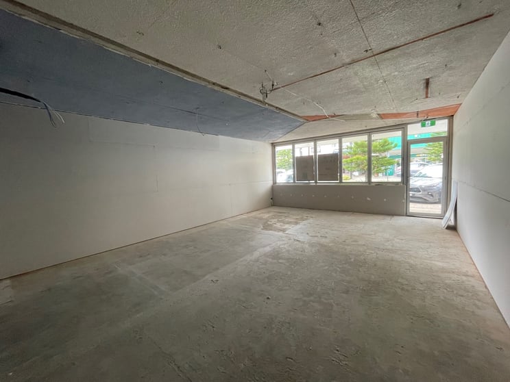 Click to view all images 1/4 Griffith Street Coolangatta QLD 4225 - Image 3