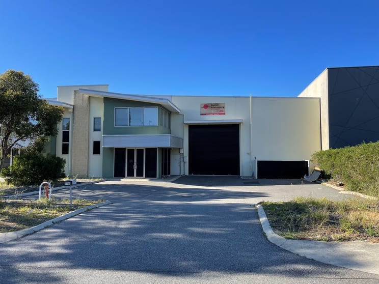 Click to view all images B/12 Ambitious Link Bibra Lake WA 6163 - Image 1