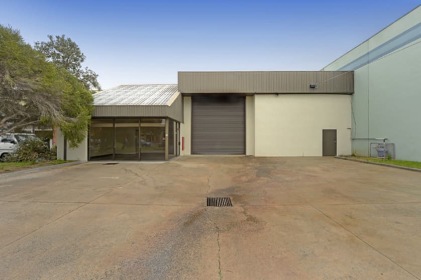 Click to view all images 10 Jarrah Drive Braeside VIC 3195 - Image 1
