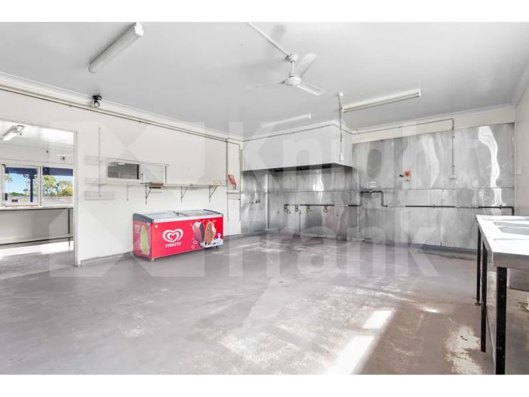 Click to view all images Shop/283 Lakes Creek Road Koongal QLD 4701 - Image 3