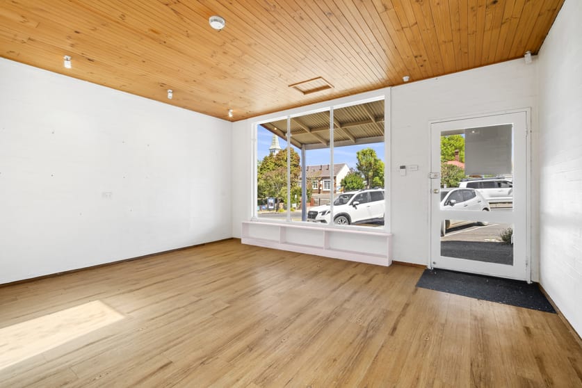 Click to view all images 109a Vincent Street Daylesford VIC 3460 - Image 2