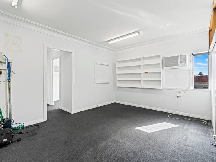 Click to view all images 211 Juliette Street Greenslopes QLD 4120 - Image 3