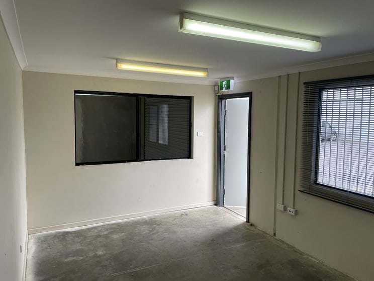 Click to view all images 3/10 Halifax Drive Davenport WA 6230 - Image 2