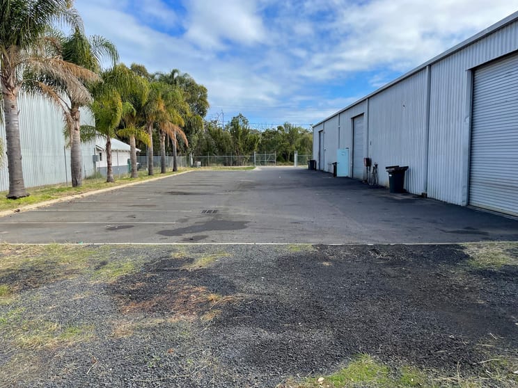 Click to view all images 18 Piggott Drive Australind WA 6233 - Image 1