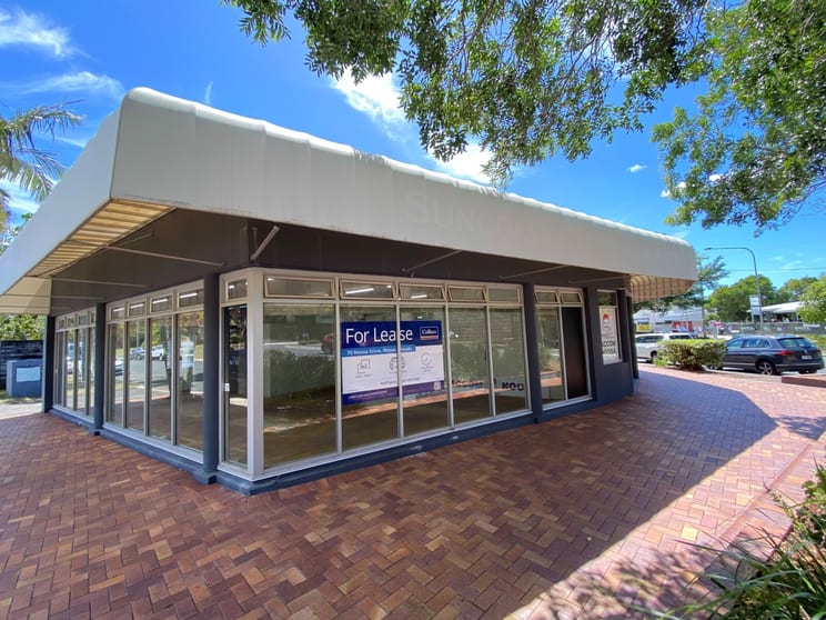 Click to view all images 70 Noosa Drive Noosa Heads QLD 4567 - Image 1