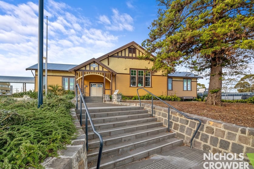 Click to view all images 77 Balcombe Road Mentone VIC 3194 - Image 1