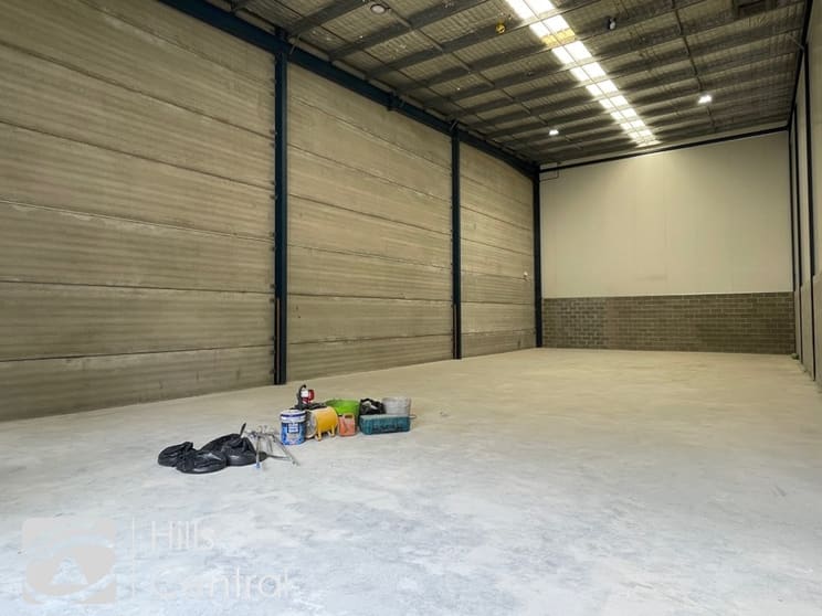 Click to view all images 3/10 Inglewood Place Norwest NSW 2153 - Image 3