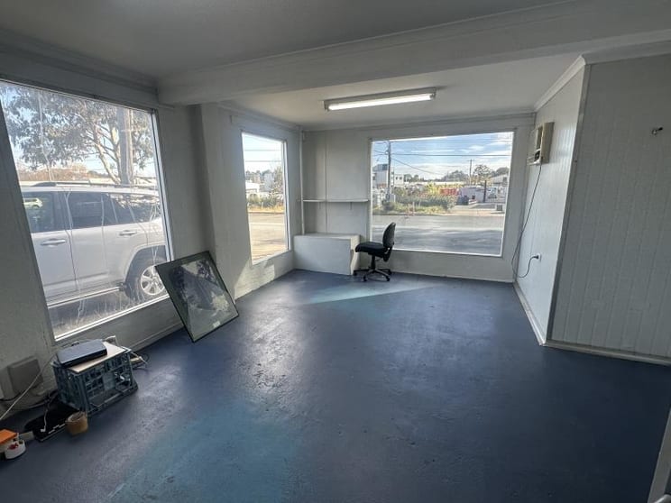 Click to view all images 12A Geelong Street Fyshwick ACT 2609 - Image 3