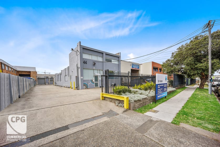Click to view all images 44 Alexander Avenue Taren Point NSW 2229 - Image 1