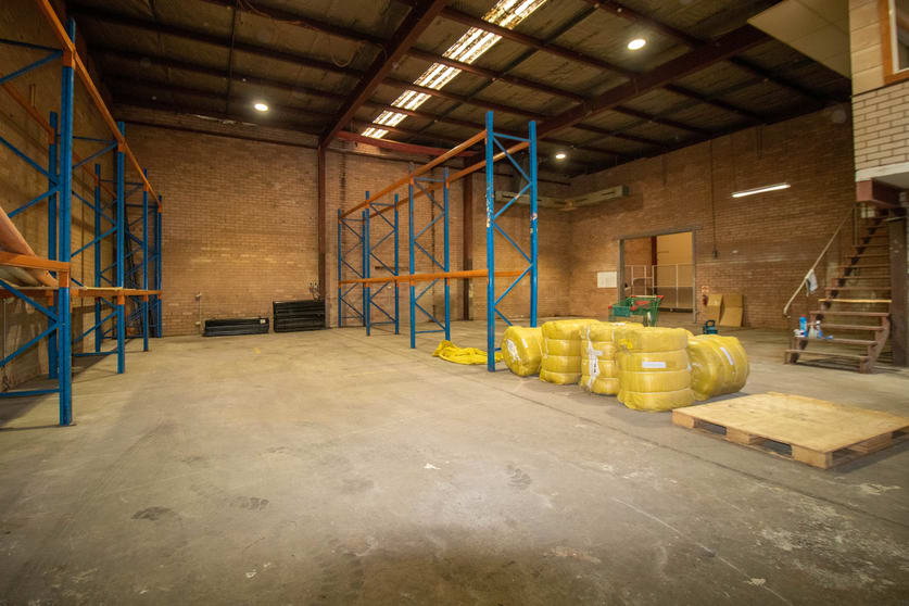 Click to view all images 1 & 2/62 Victoria Street Smithfield NSW 2164 - Image 3