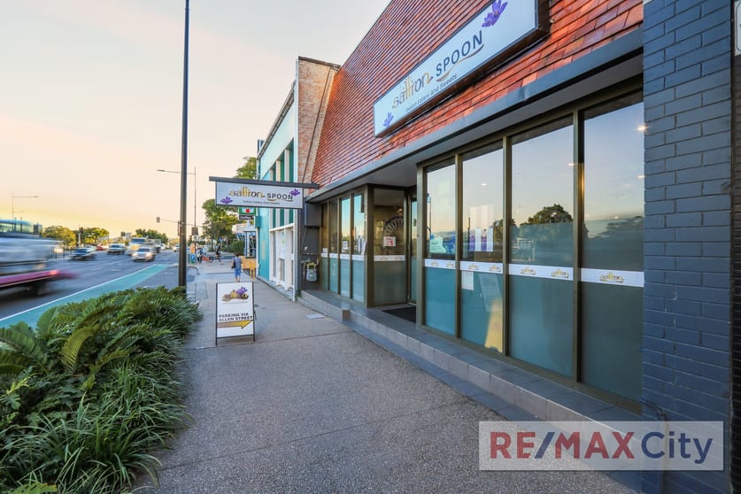 Click to view all images Hamilton QLD 4007 - Image 3