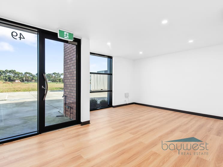 Click to view all images 49 Star Point Place Hastings VIC 3915 - Image 2