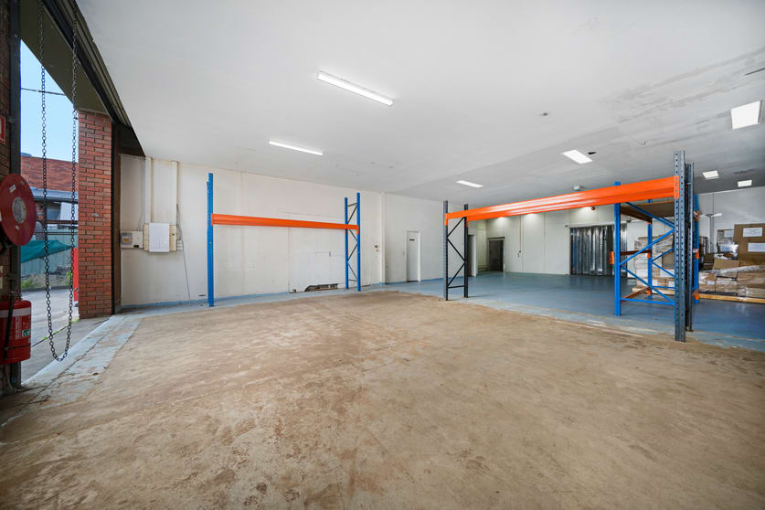 Click to view all images 8 Kembla Street Cheltenham VIC 3192 - Image 3