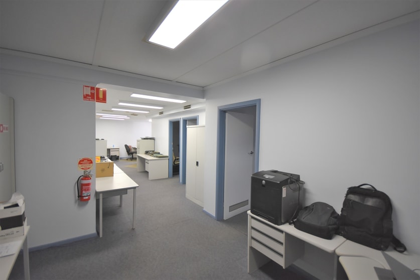Click to view all images Suite 1/519 Nurigong Street Albury NSW 2640 - Image 3