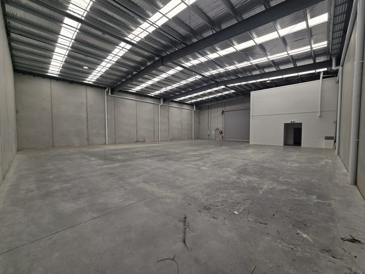 Click to view all images 46 Futures Road Cranbourne West VIC 3977 - Image 3