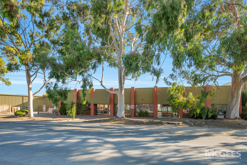 Click to view all images 136 William Street Beverley SA 5009 - Image 2