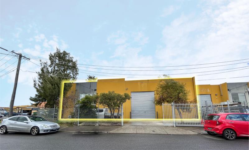 Click to view all images 1 Cain Avenue Keilor East VIC 3033 - Image 1