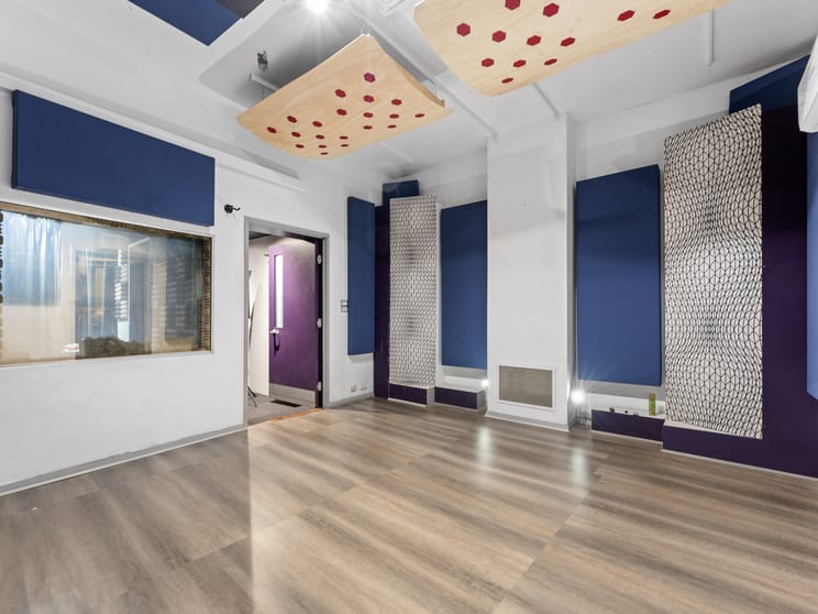 Click to view all images GF/100 Albion Street Surry Hills NSW 2010 - Image 2