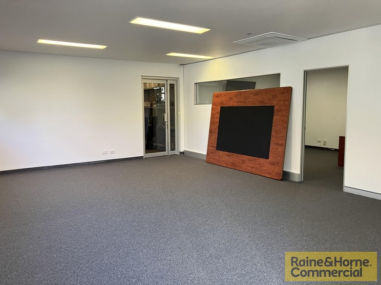 Click to view all images 6A/191 Hedley Avenue Hendra QLD 4011 - Image 3
