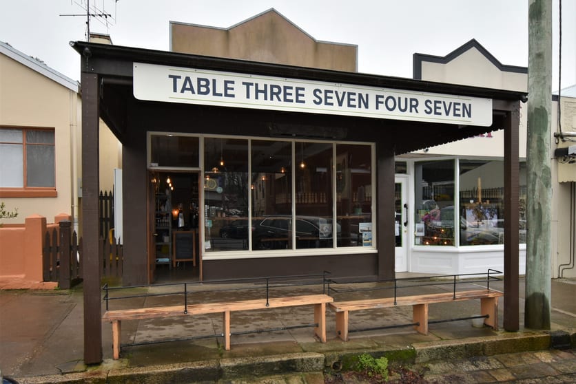 Click to view all images 43 FORD STREET Beechworth VIC 3747 - Image 1