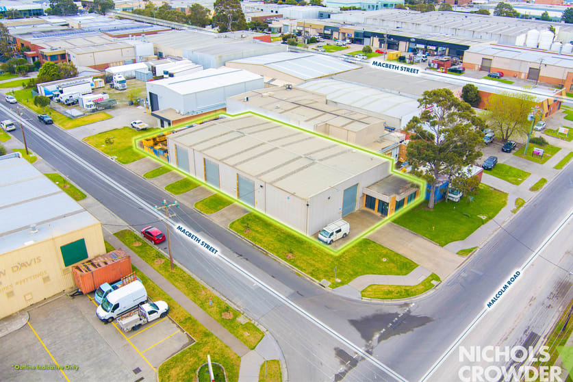 Click to view all images 100 Malcolm Road Braeside VIC 3195 - Image 3