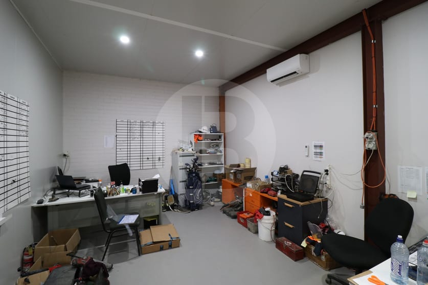 Click to view all images 12 LONG STREET Smithfield NSW 2164 - Image 3