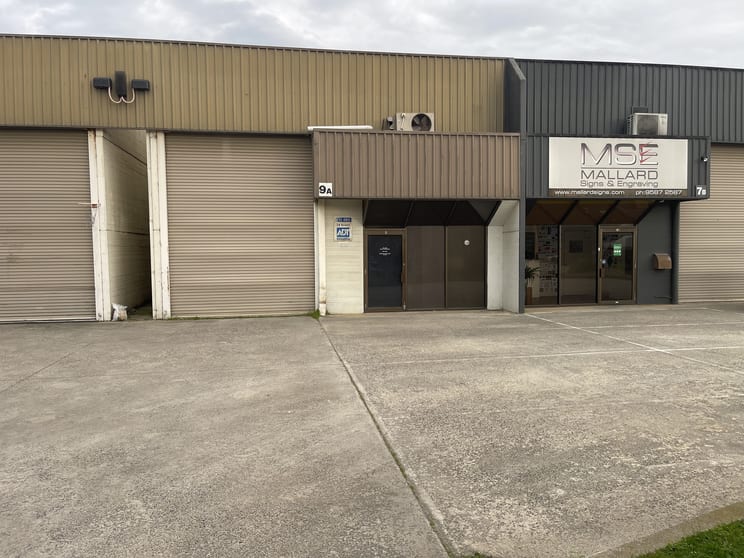 Click to view all images 9a Macbeth Street Braeside VIC 3195 - Image 2