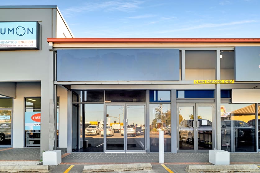 Click to view all images Shop 4/131 Anzac Avenue Newtown QLD 4350 - Image 1