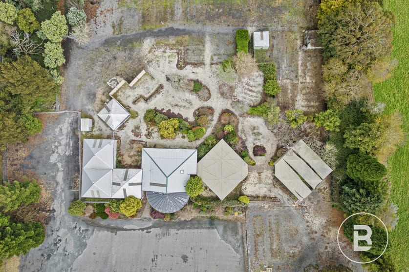 Click to view all images 9527 Western Freeway Warrenheip VIC 3352 - Image 3