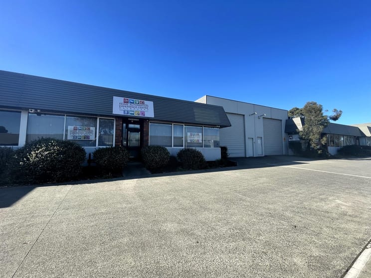 Click to view all images 5/128 Canterbury Road Kilsyth VIC 3137 - Image 2