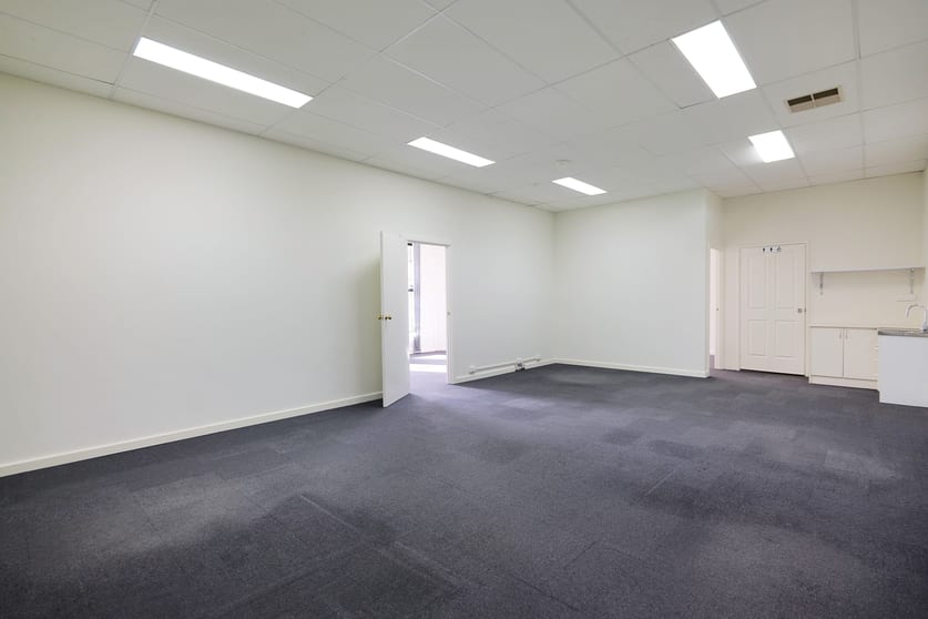 Click to view all images 2/18 Hehir Street Belmont WA 6104 - Image 3