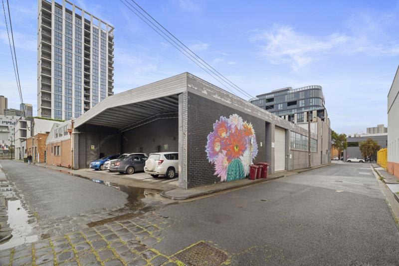 Click to view all images Unit/30 Thistlethwaite Street South Melbourne VIC 3205 - Image 3