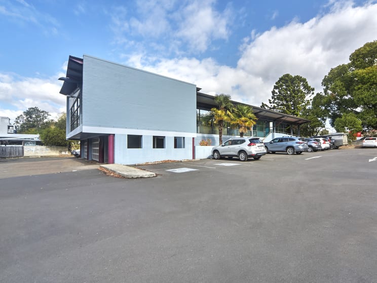 Click to view all images 64 Bridge Road Nowra NSW 2541 - Image 2