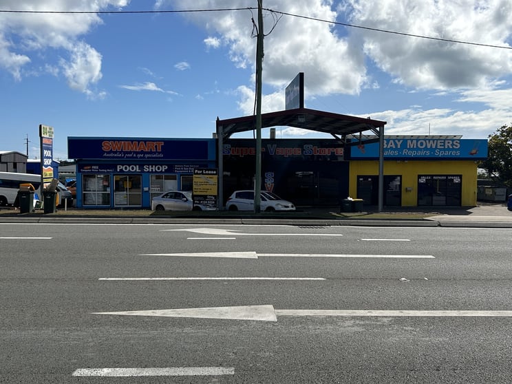 Click to view all images 84 Boat Harbour Drive Pialba QLD 4655 - Image 1