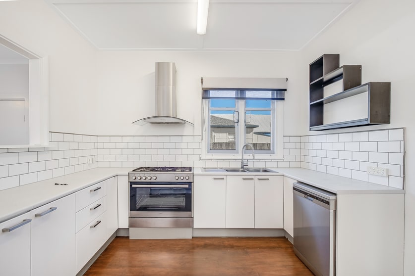 Click to view all images 160 Main Road Toukley NSW 2263 - Image 2