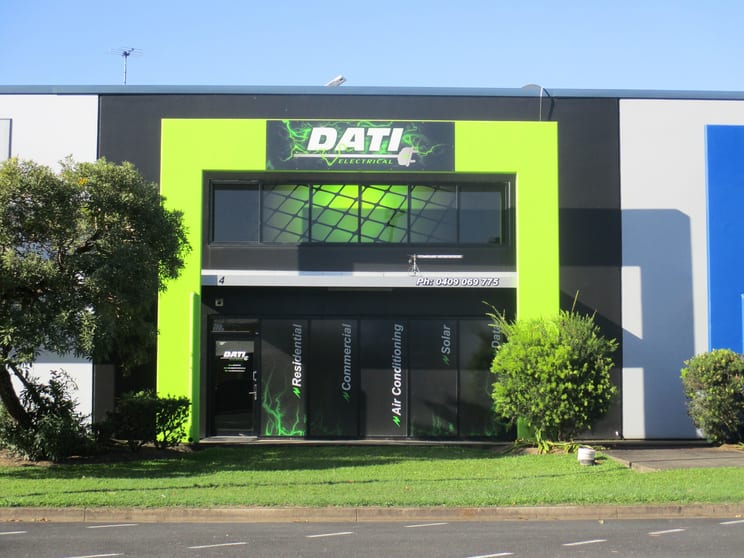 Click to view all images 4/4-16 Tingira Street Portsmith QLD 4870 - Image 1